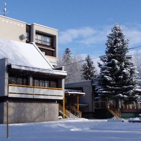Hotel ČESKÁ FARMA Dolni Dvur Exterior foto